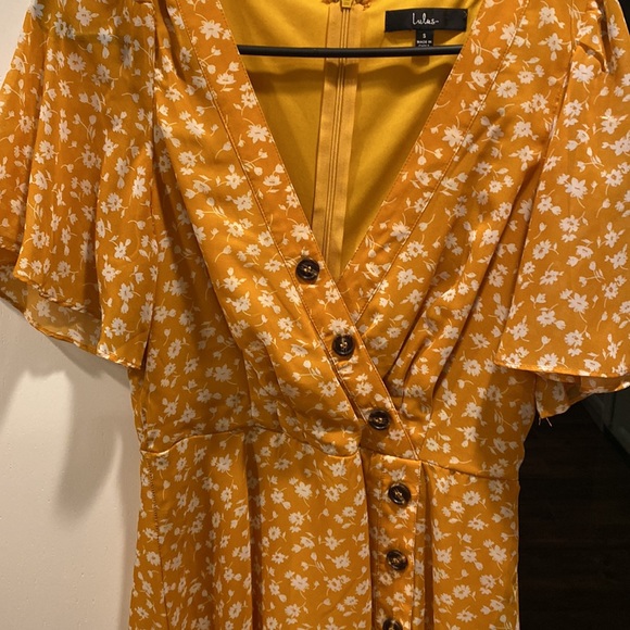 3 item bundle for $15✨create your bundle and send 🩷 Lulu floral print dress - Picture 2 of 3